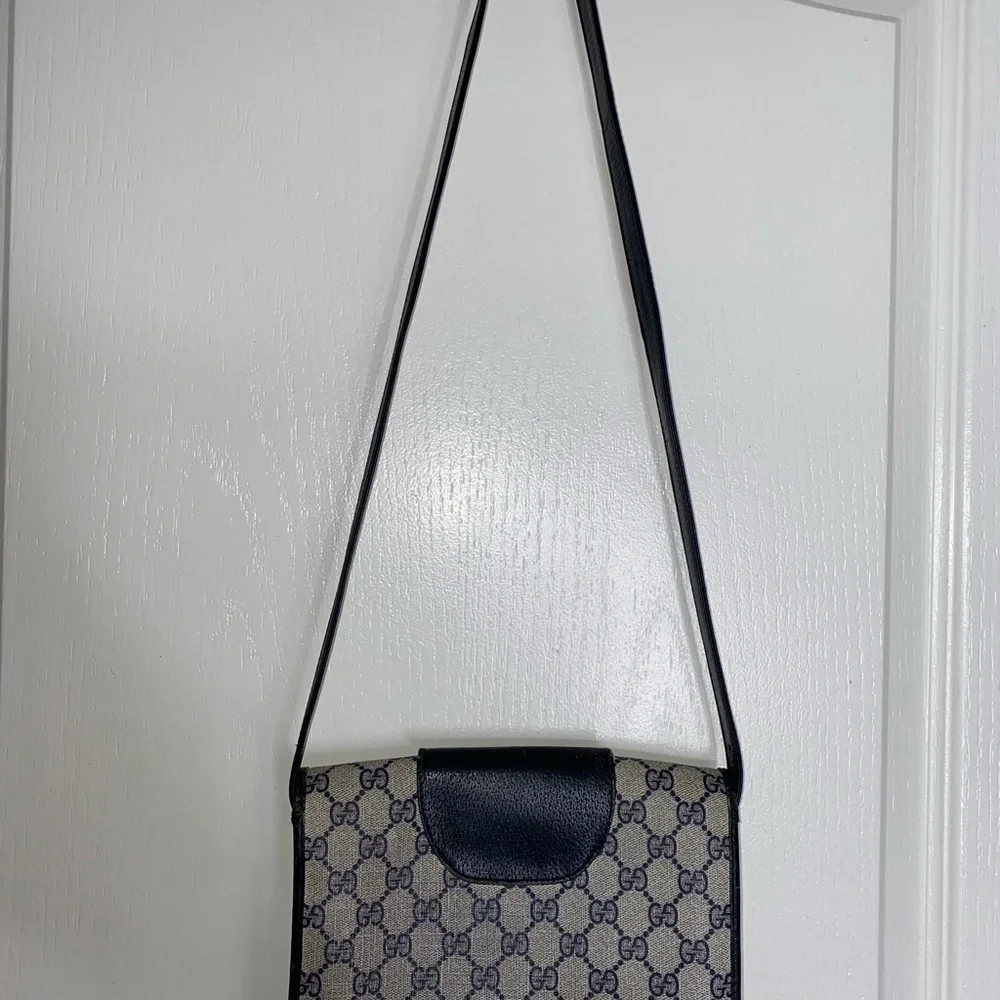 Vintage Gucci Crossbody - Picture 9 of 9